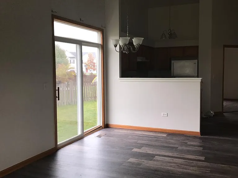 3224 Hoffman St — Photo 2