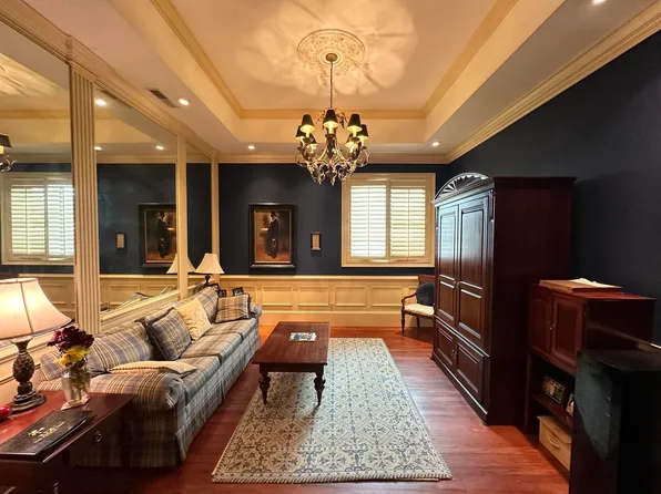 343 King St APT D, Charleston, SC 29401