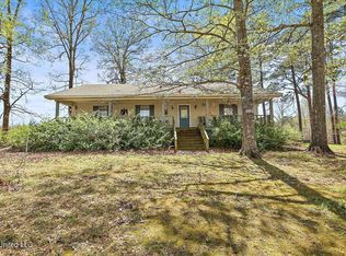 100 Hackamore Ln, Brandon, MS 39047
