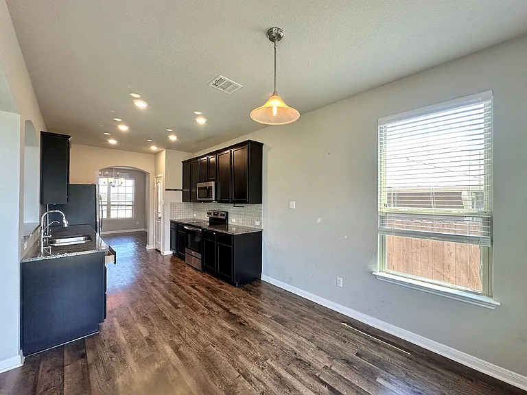 3424 Addison St — Photo 14