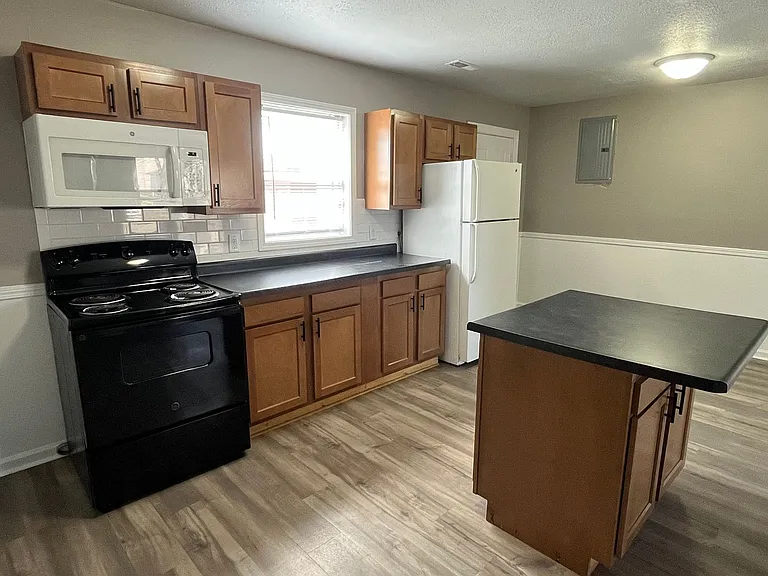624 Kimberton Dr — Photo 5
