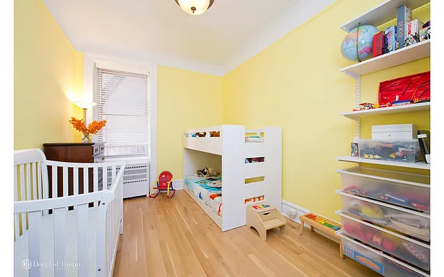 Sold by Douglas Elliman | media 21