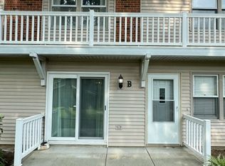 327 Georgetown Ct UNIT B, Bloomingdale, IL 60108