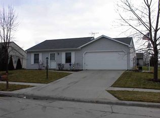 217 Granada Dr, Kendallville, IN