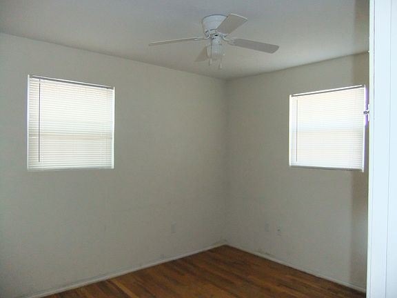5th image of 621 N Wells St