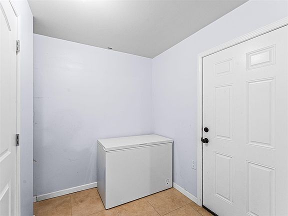 4th image of 3415 Hammett Hill Rd