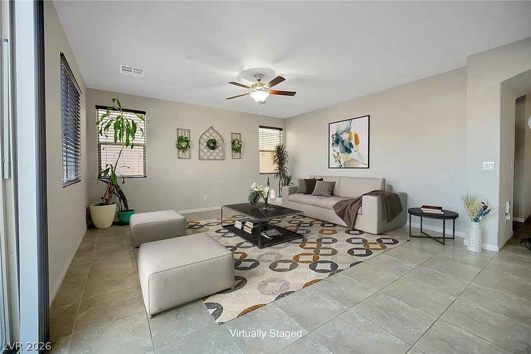 5 bed, 3.0 bath, 2943 sqft, $2,650 — Photo 3