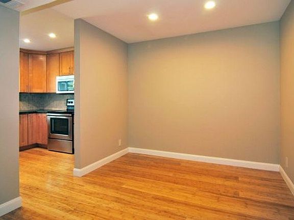 3rd image of 460 Canyon Oaks Dr APT C