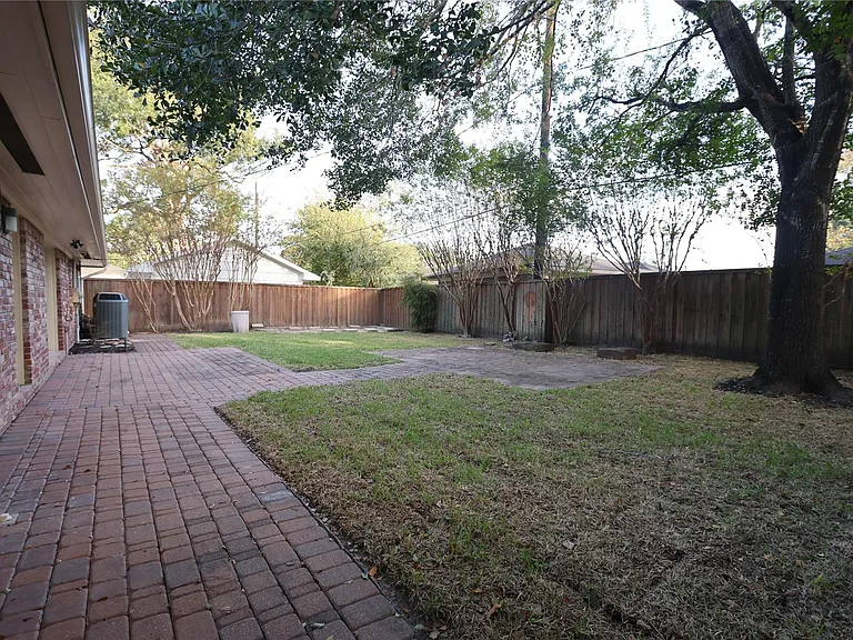 4839 McDermed Dr — Photo 20