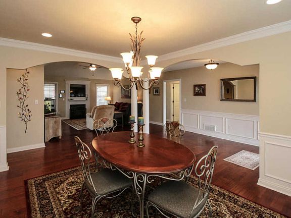 5th image of 153 Blossom Cir