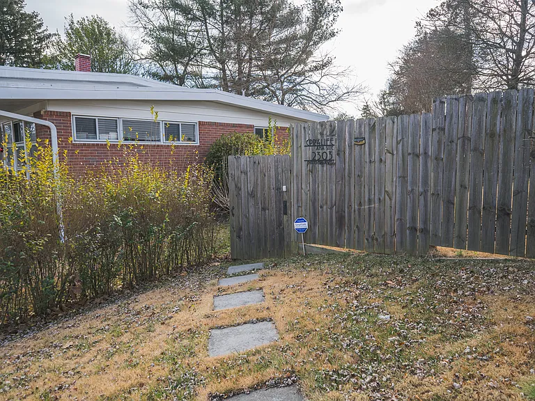 2303 Pinneberg Ave — Photo 52