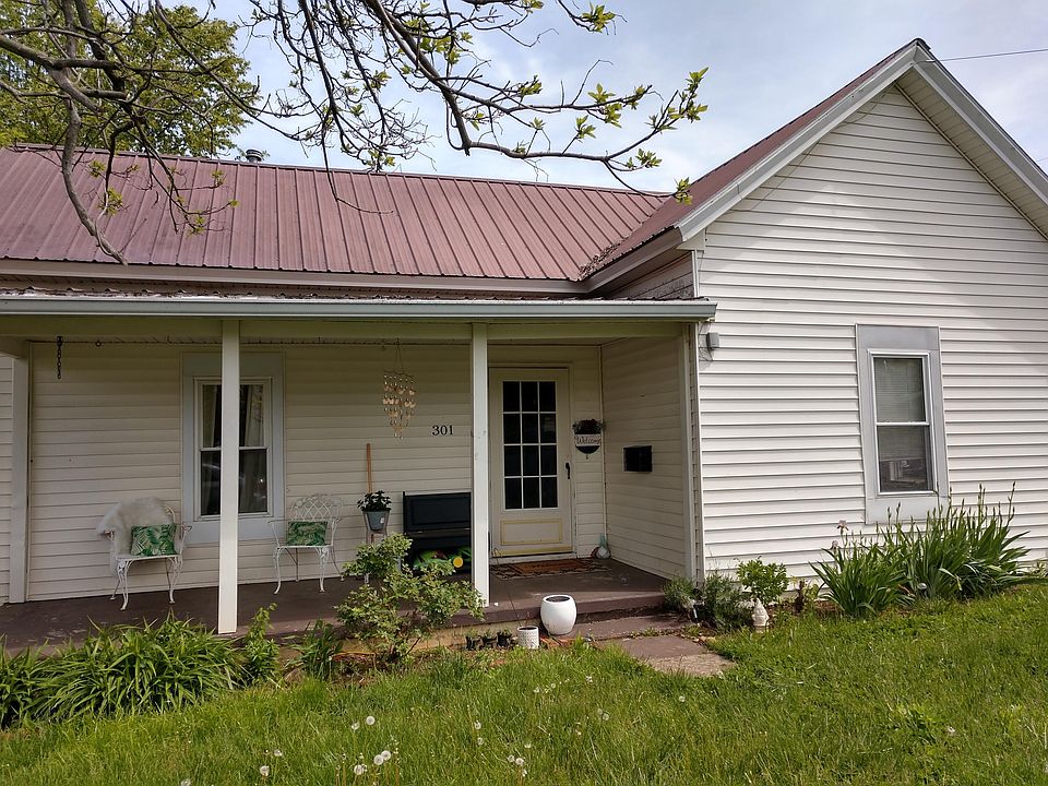 1st image of 301 W Brown St
