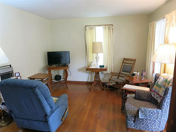 4th image of 1100 S 23rd St