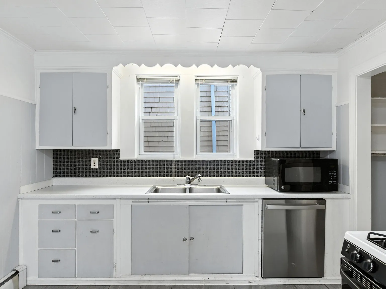 2 bed, 1900 sqft, $2,800 — Photo 4