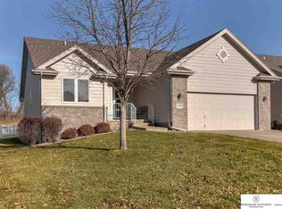 10522 Brentwood Dr, La Vista, NE 68128