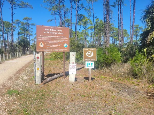 633 E Pine Ave, Eastpoint, FL 32328