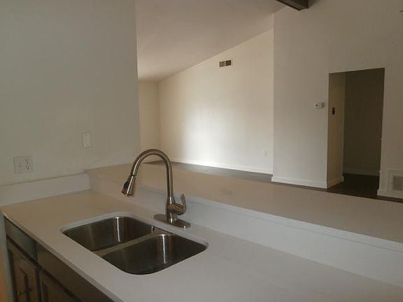 5th image of 16515 Hunting Valley St