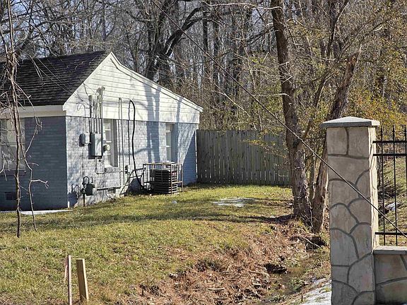 2nd image of 1432 Bridgewater Rd