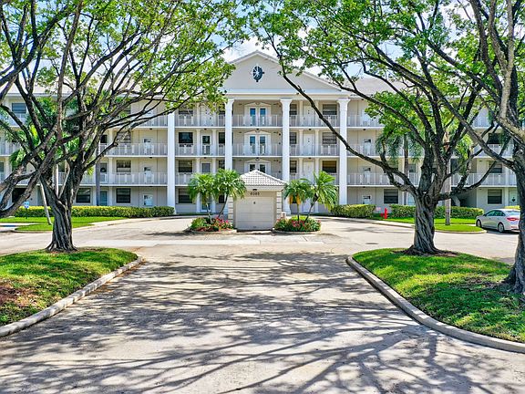 2nd image of 6085 Balboa Cir APT 303