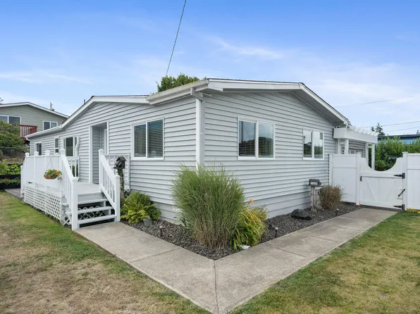 7935 17th St, Bay City, OR 97107