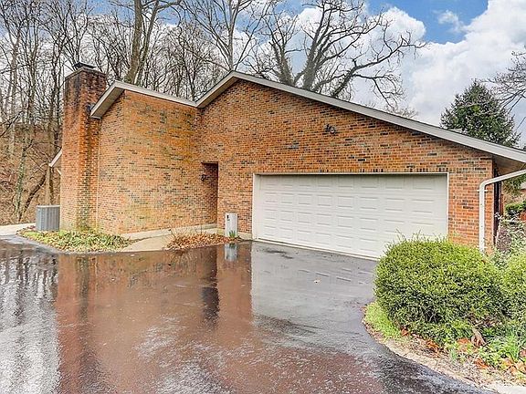 2nd image of 700 Woodbourne Trl