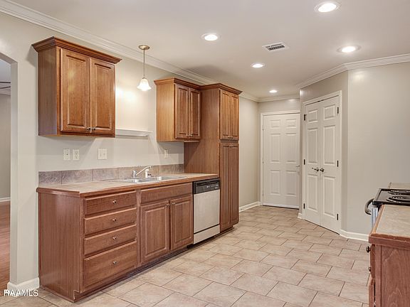 5th image of 106 Pelican Haven Cv