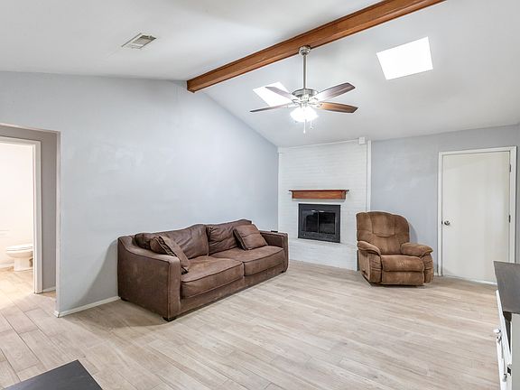 3rd image of 1710 Covey Ln