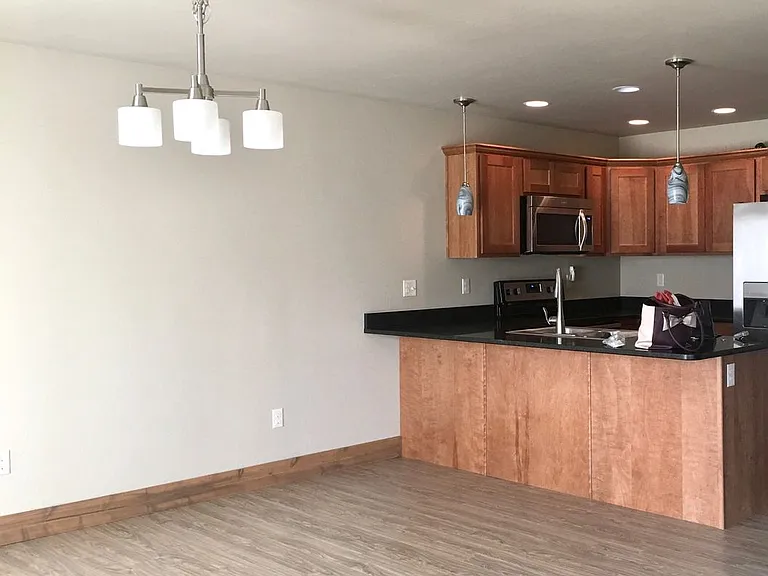 3563 Annie St — Photo 2