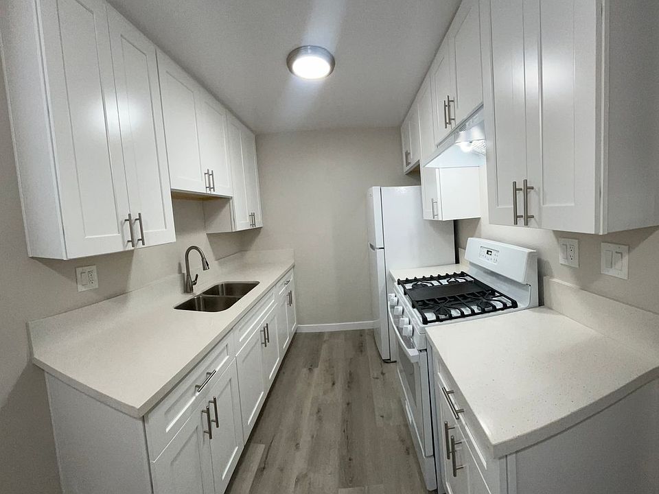1st image of 1590 N Henderson Ave APT 5