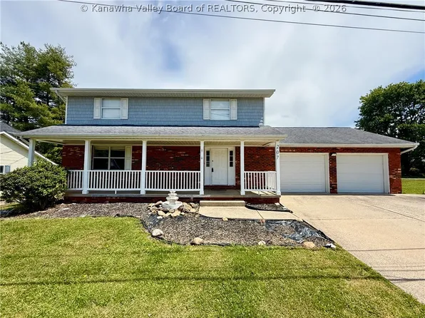207 Taylor Dr, Hurricane, WV 25526