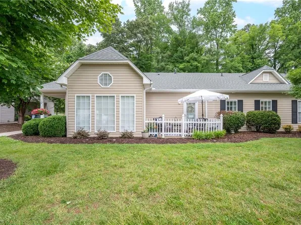 130 W Brick Walk Ct, Mocksville, NC 27028