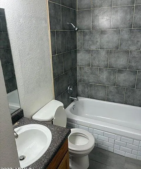 2687 W Ocotillo Rd — Photo 22