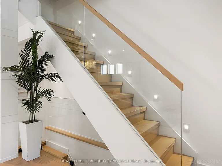 68 Cranbrooke Ave — Photo 14