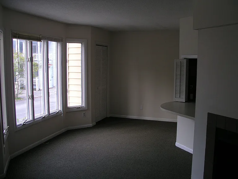 32 Ogier St — Photo 4