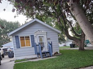 208 3rd Ave SW, Mandan, ND 58554