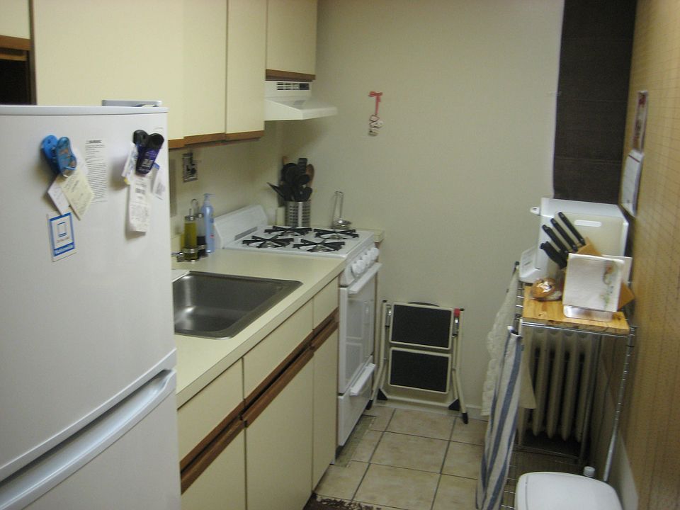 2nd image of 754 S 10th St APT 3R