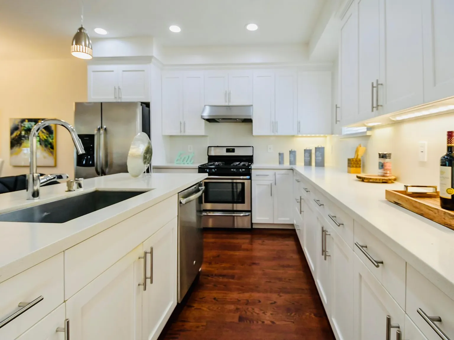 3 bed, 3.5 bath, 2141 sqft, $5,200 — Photo 3