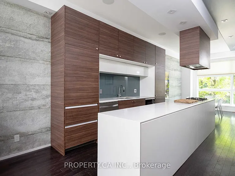 238 Manning Ave — Photo 5