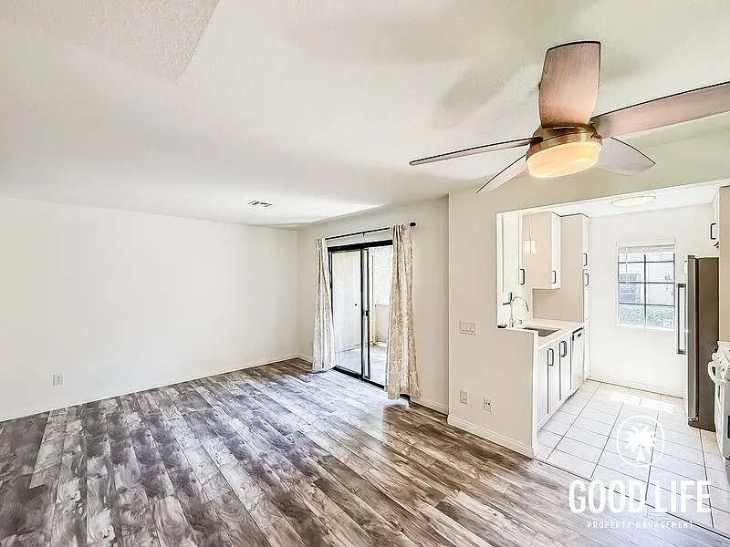 2 bed, 2.0 bath, 881 sqft, $2,900 — Photo 4