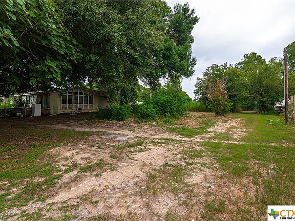 5th image of 518 Woodcreek Cir