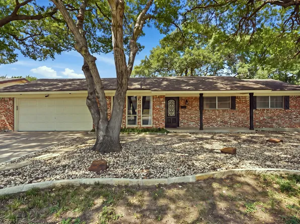 5709 Starlight Dr, Fort Worth, TX 76117