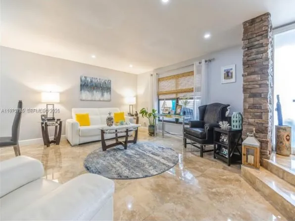 11208 NW 15th St, Pembroke Pines, FL 33026