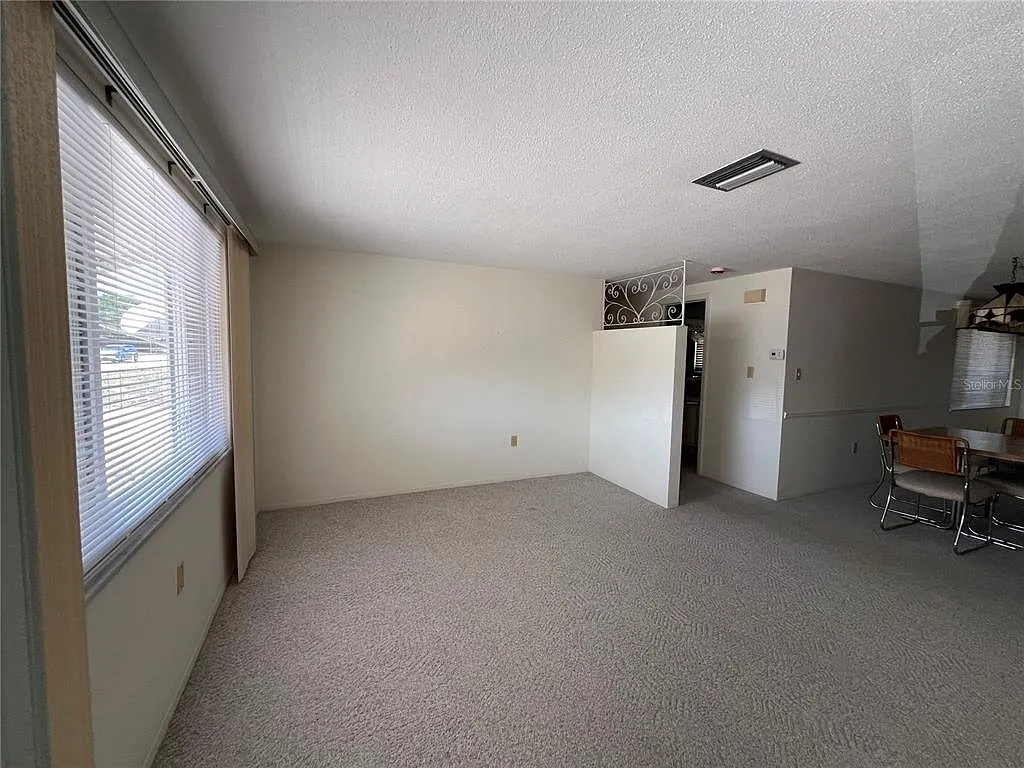 Building Photo - 10502 Laburnum Dr