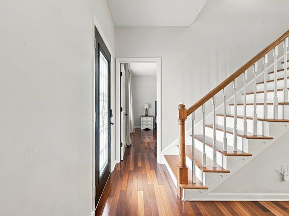 4th image of 169 Lancaster Way