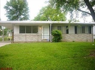 961 Chula Dr, Hazelwood, MO 63042