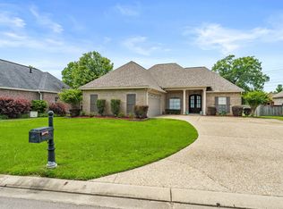 11 Cambrian Rdg, Petal, MS 39465