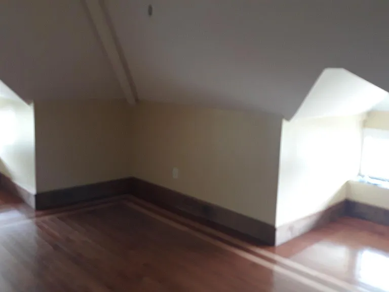 611 Kelton Ave — Photo 13