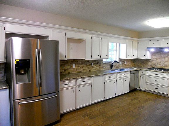 3rd image of 15714 Brookvilla Dr