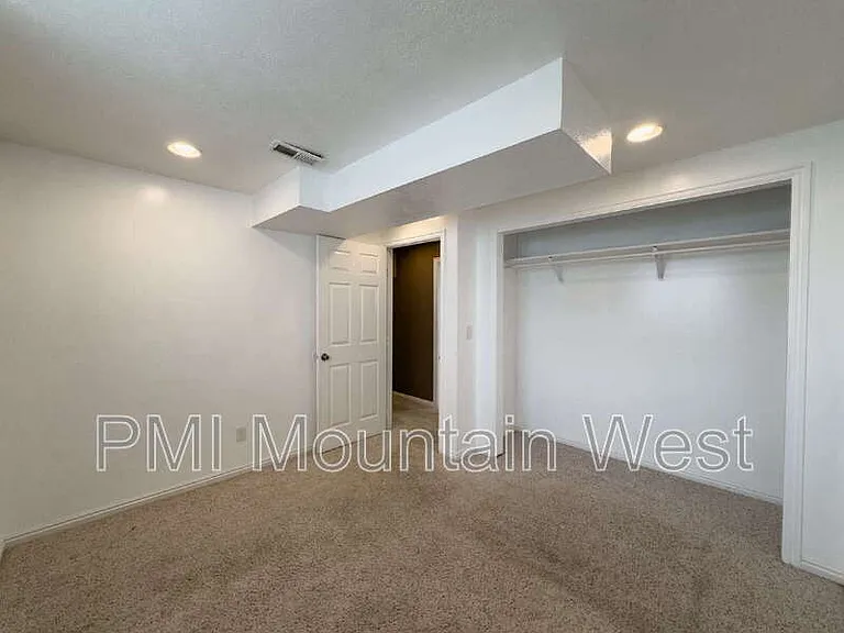 2419 W 1850 N — Photo 41
