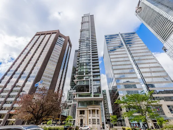 426 University Ave #905, Toronto, ON M5G 1S9